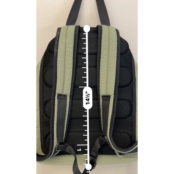 NWOT C&C California backpack. - Picture 4 of 9